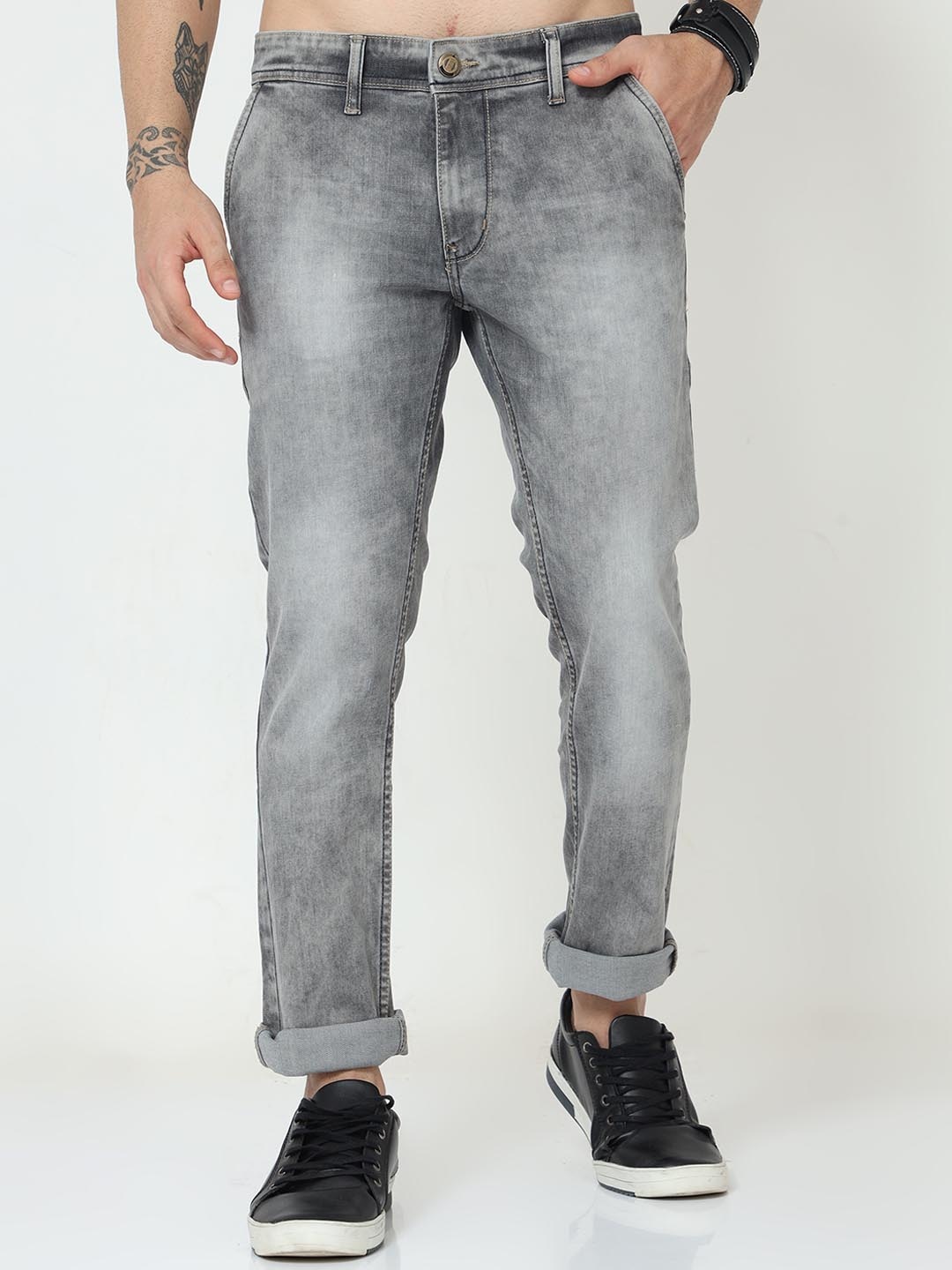 

VUDU Men Grey Narrow Slim Fit Low Distress Heavy Fade Stretchable Jeans
