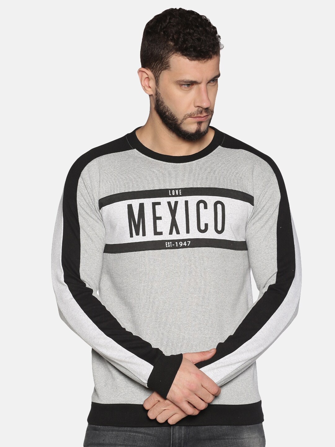 

UrGear Men Grey Printed Sweatshirt