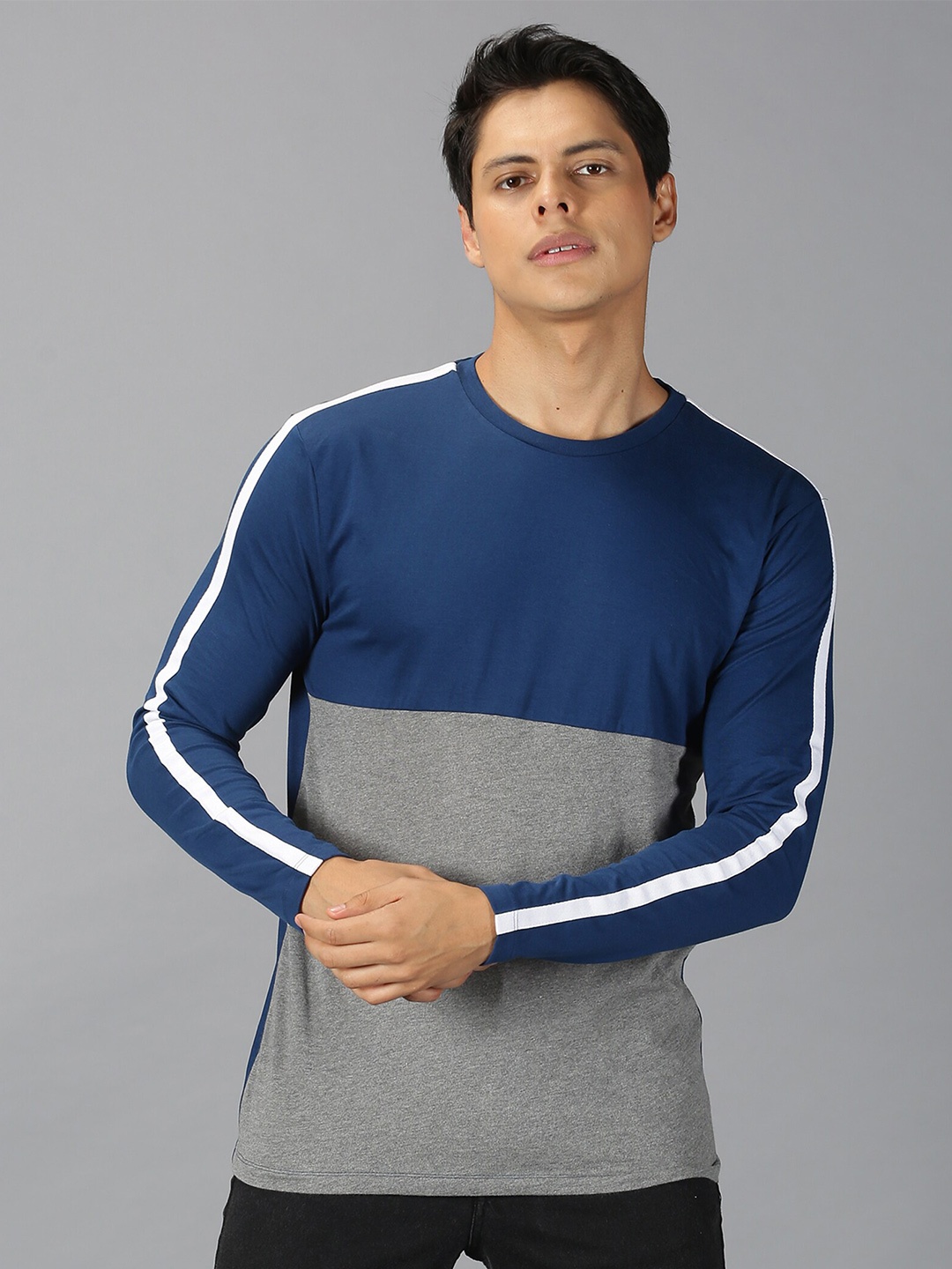 

UrGear Men Blue Colourblocked T-shirt