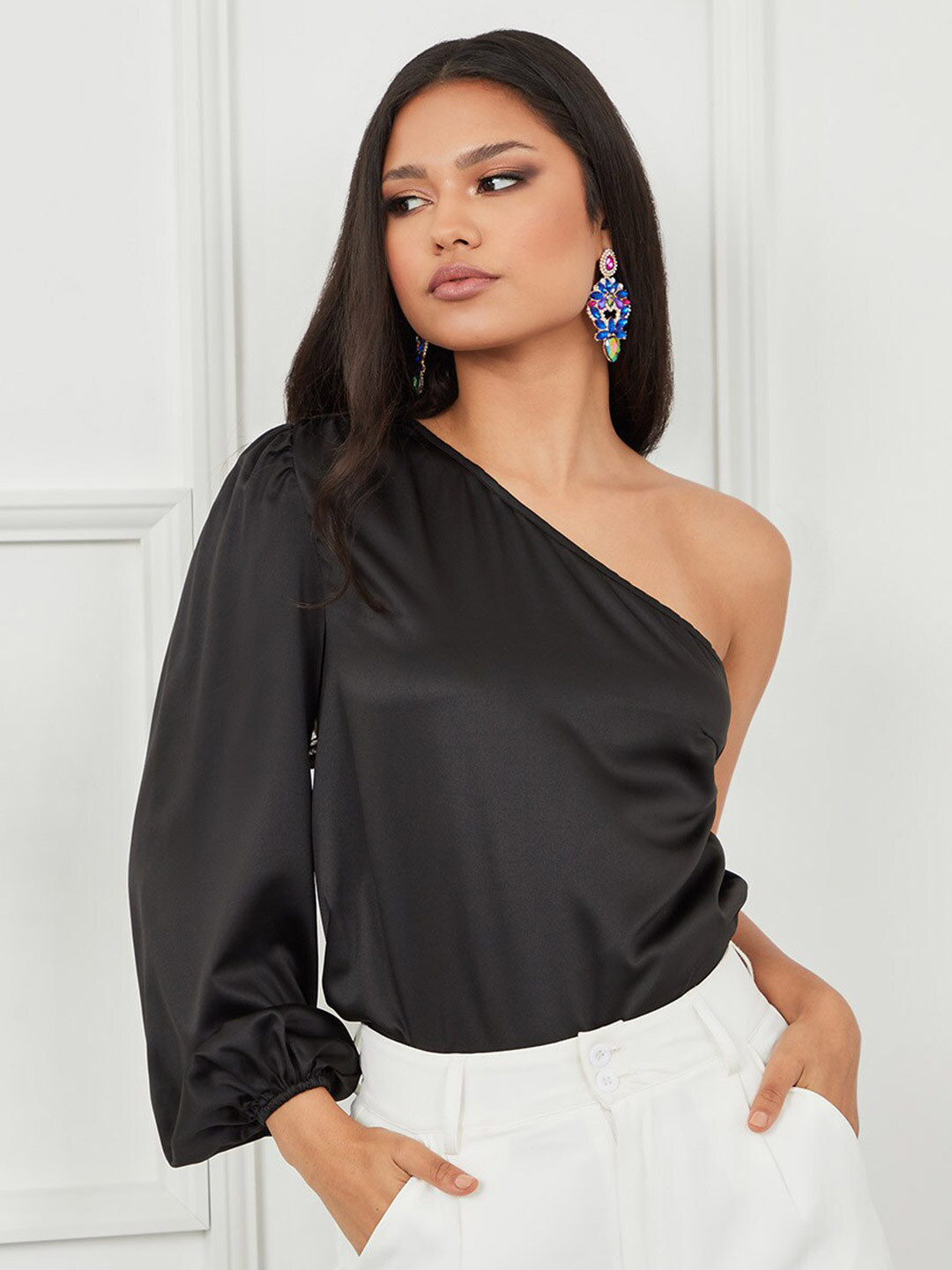 

Styli Black One Shoulder Top