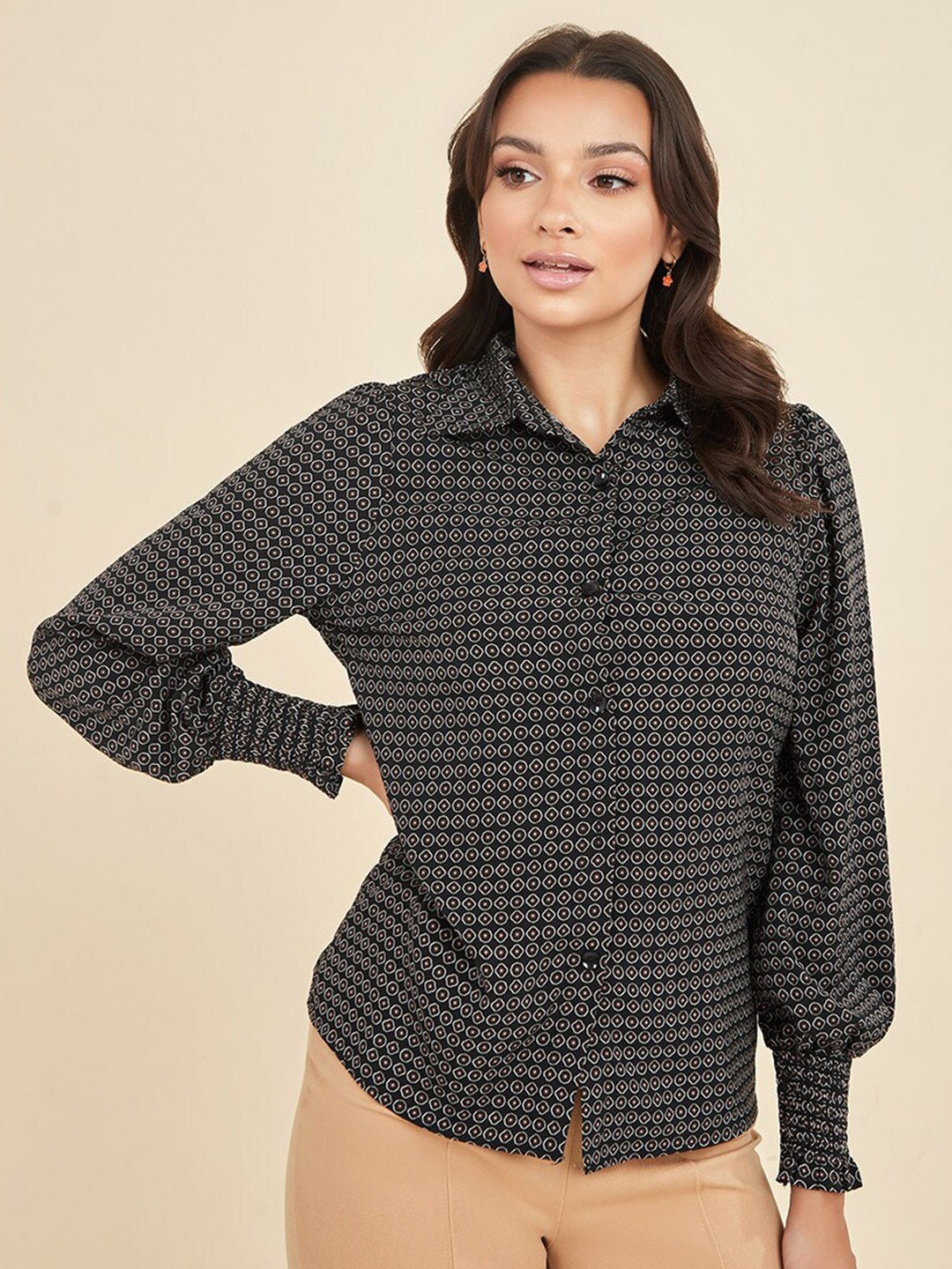 

Styli Black Shirred Cuff Long Sleeves Geo Print Shirt