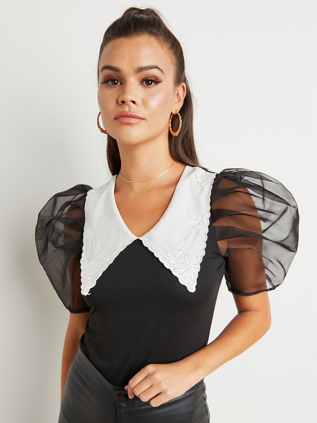 

Styli Black Contrast Collar Organza Sleeves Fitted Top