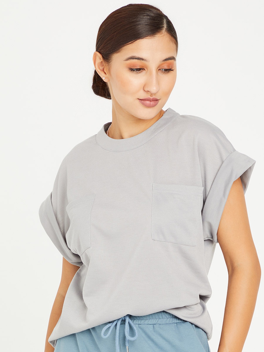 

Styli Grey Short Sleeves Wide Shoulder Roll-Up Detail Regular T-shirt