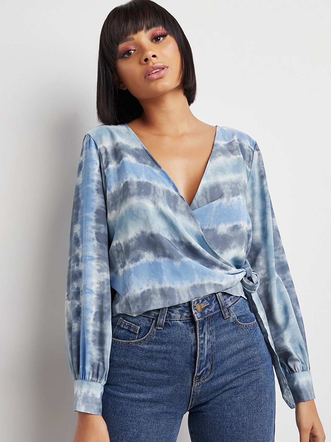 

Styli Blue Tie and Dye Wrap Top with Long Sleeves