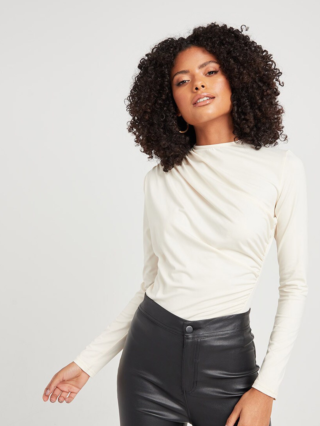 

Styli Women Beige Gathered Front Detail Long Sleeves Knit Top