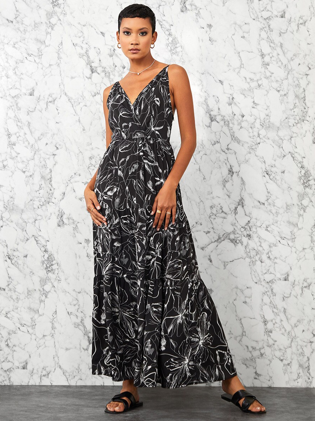 

Styli Women Floral Printed A-Line Maxi Dress, Black