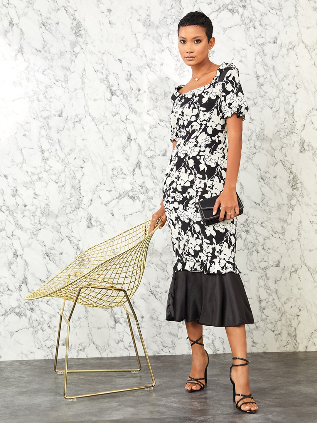

Styli Puff Sleeves Floral Print Bodycon Midi Dress with Contrast Hem, Black