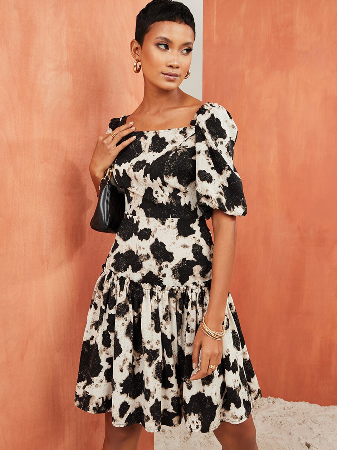 

Styli Black Puff Sleeves Tie Dye Print Knee Length Dress with Drop Waist