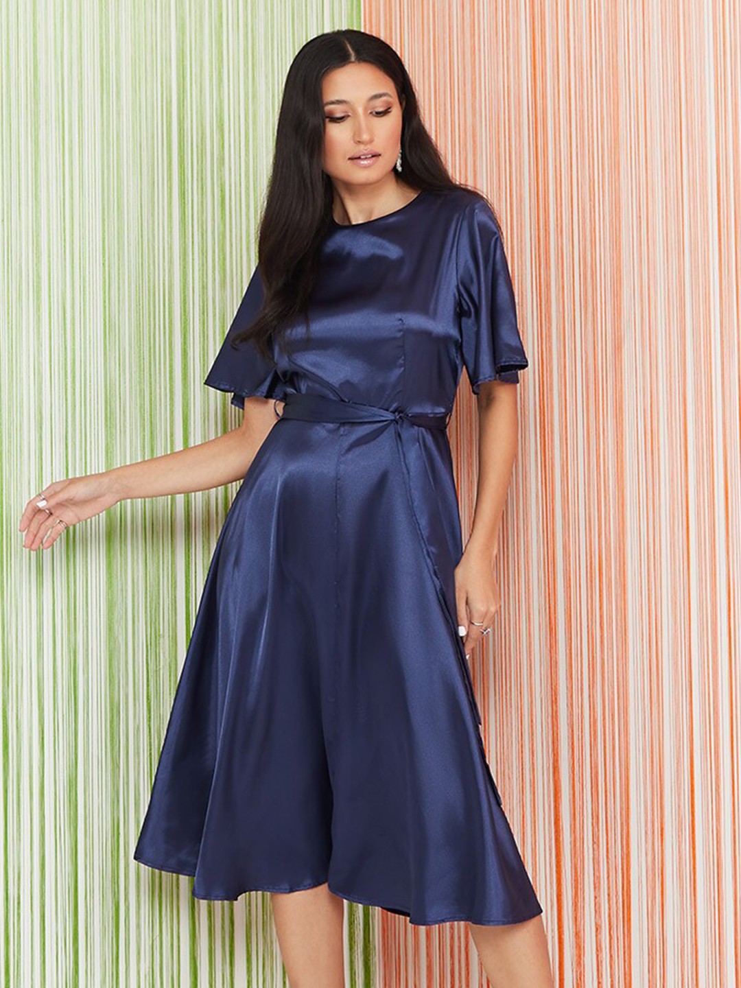 

Styli Navy Blue Short Sleeves Round Neck Plain Midi Dress