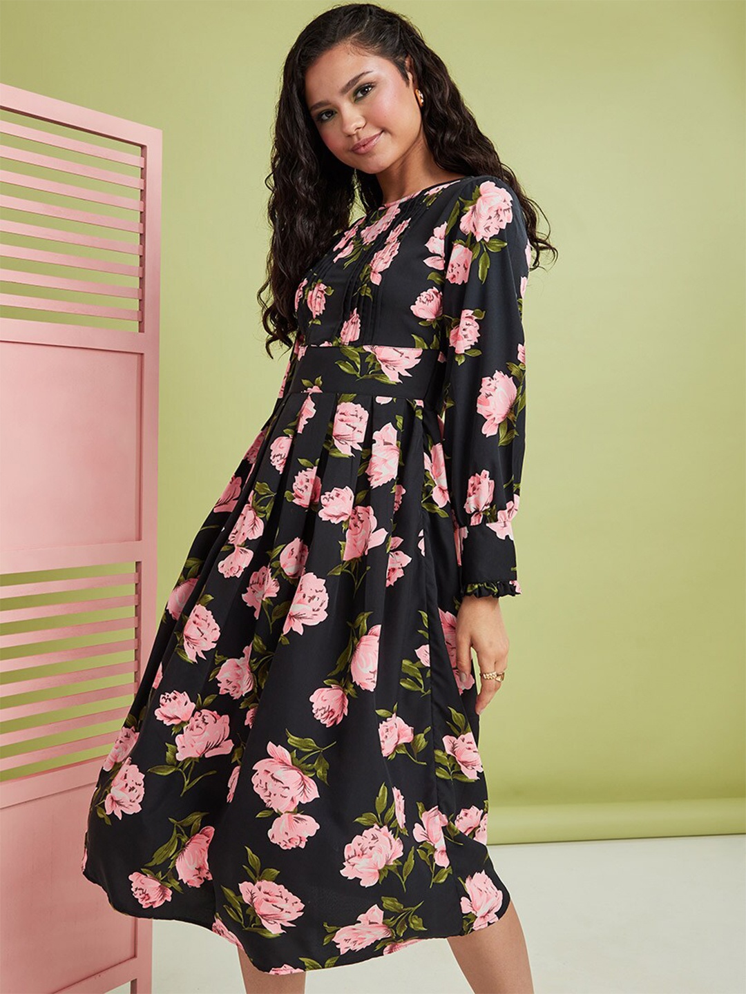 

Styli Black Floral Print Midi Dress
