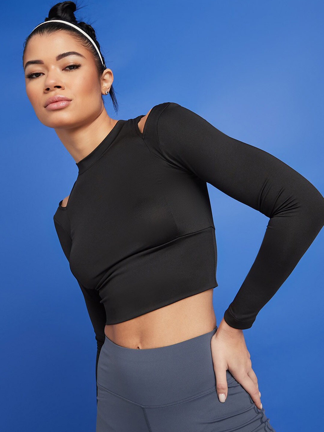 

Styli Black Cut Out Shoulder Detail Active Top