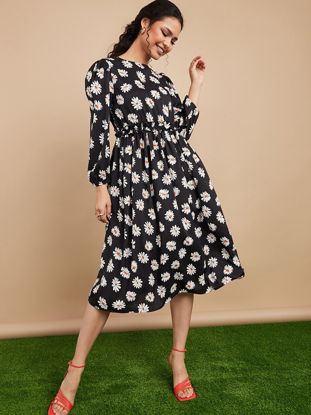 

Styli Black Floral Midi Dress