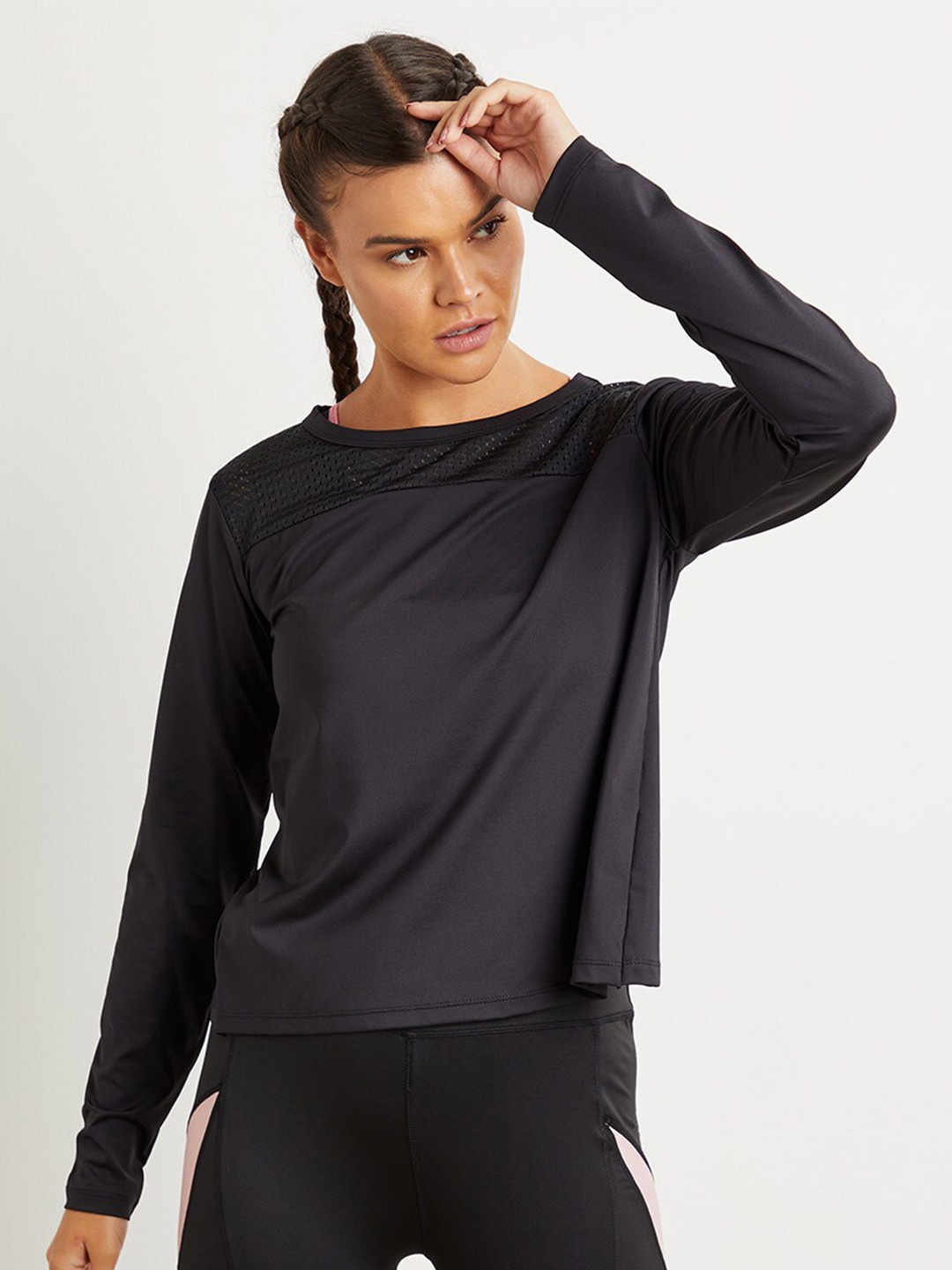 

Styli Black Regular Top