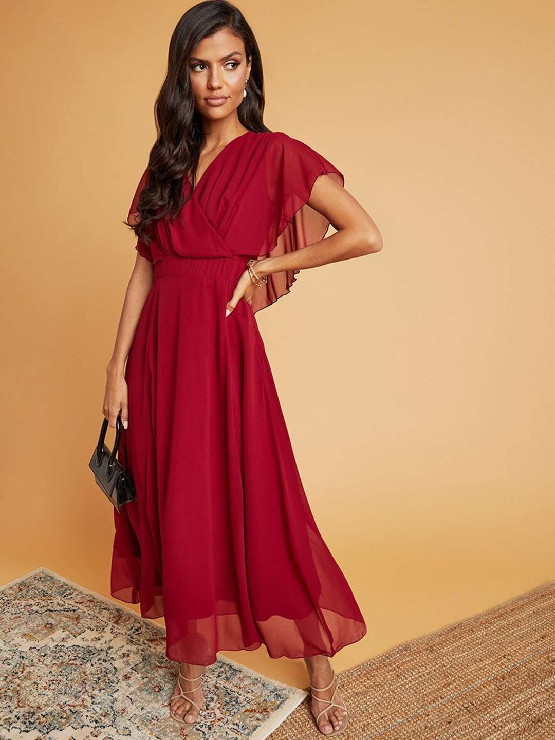 

Styli Burgundy V Neck Cape Sleeves A-Line Maxi Dress