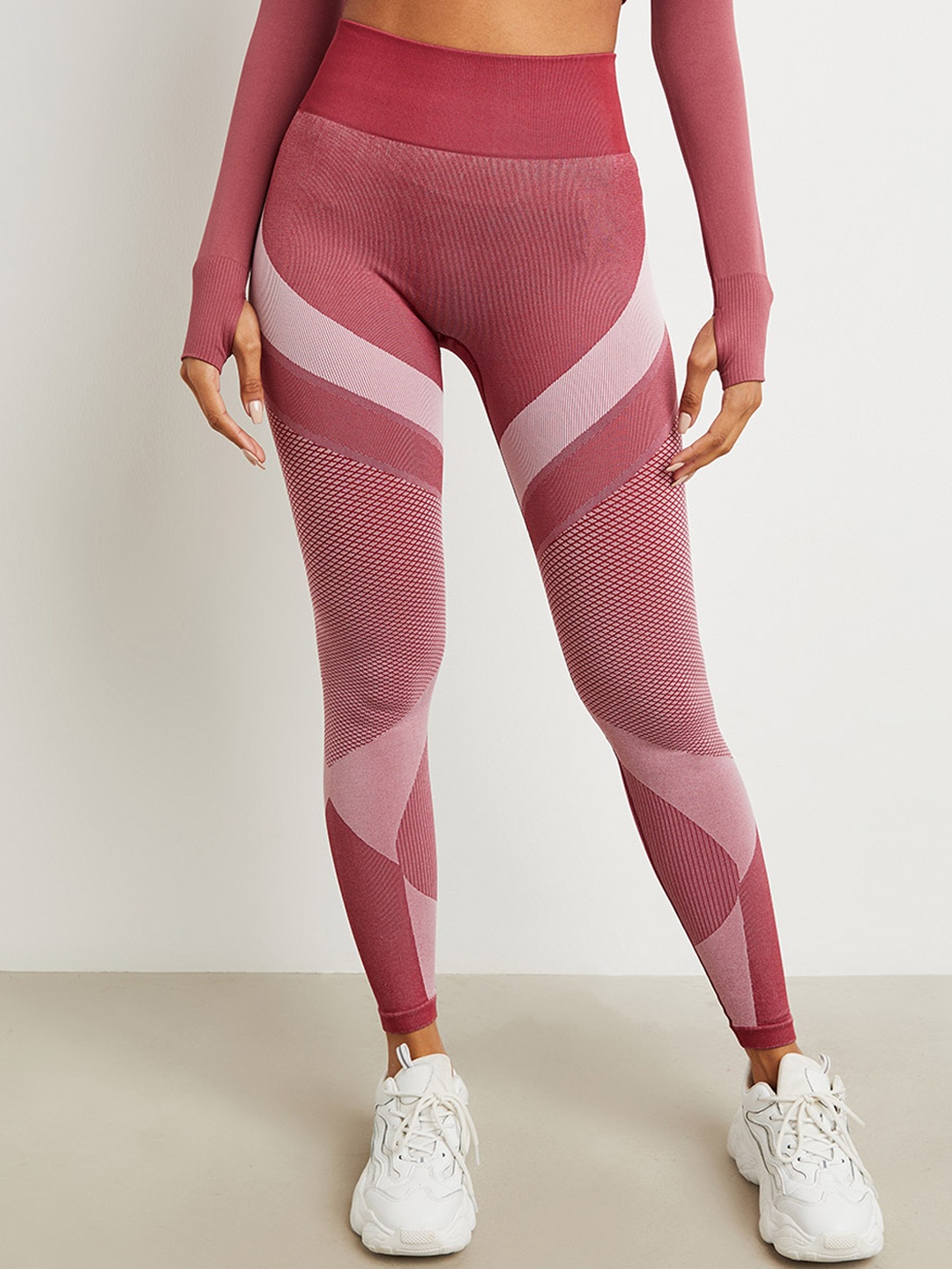 

Styli Women Pink Tonal Contour Active Leggings