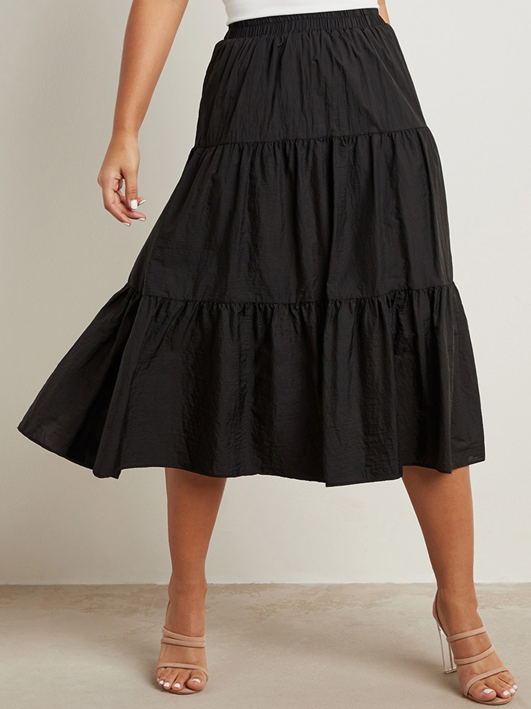 

Styli Women Black Solid Tiered Midi Skirt with Elasticated Waistband