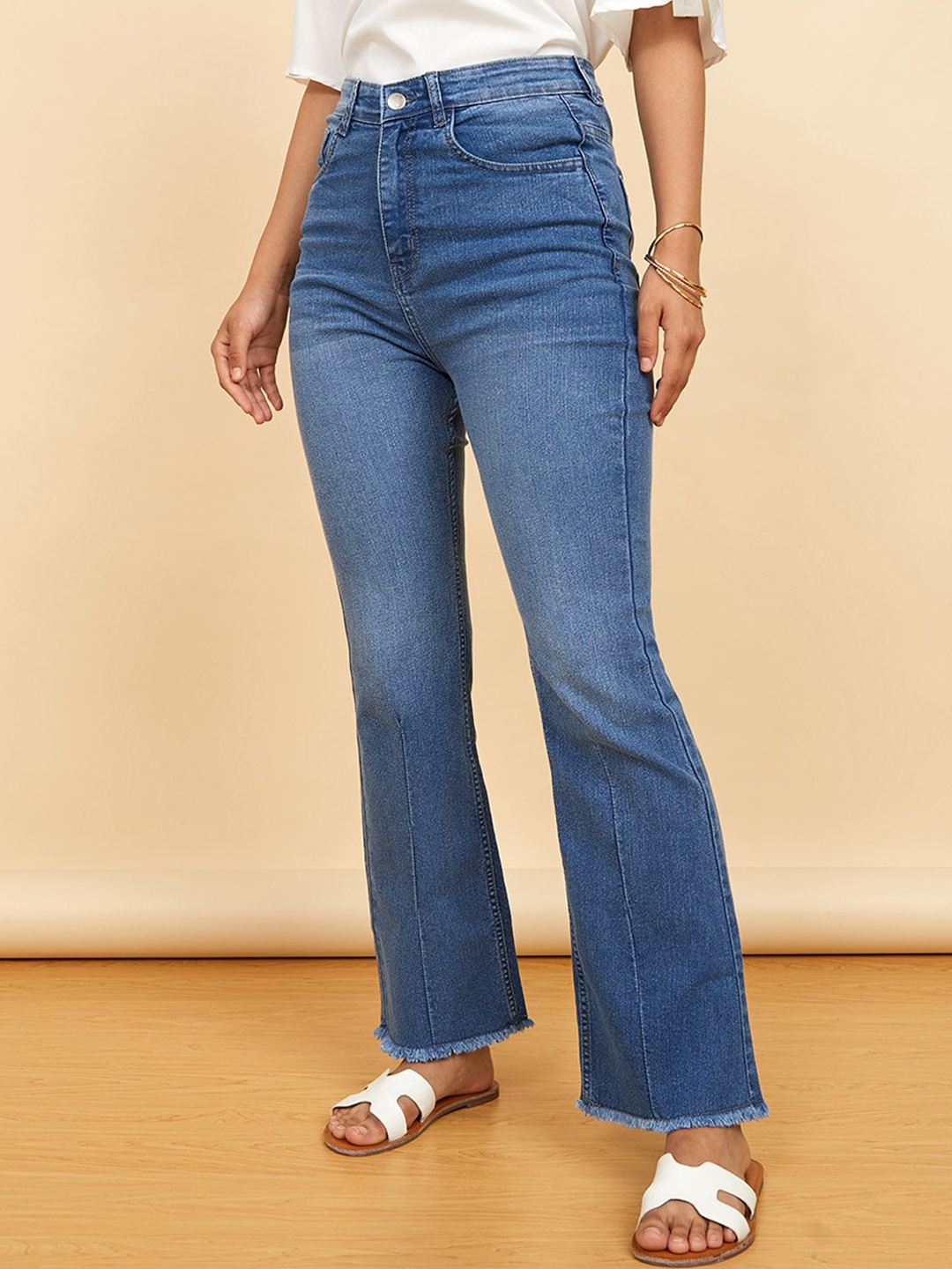 

Styli Women Blue Frayed Edge High Rise Flared Jeans