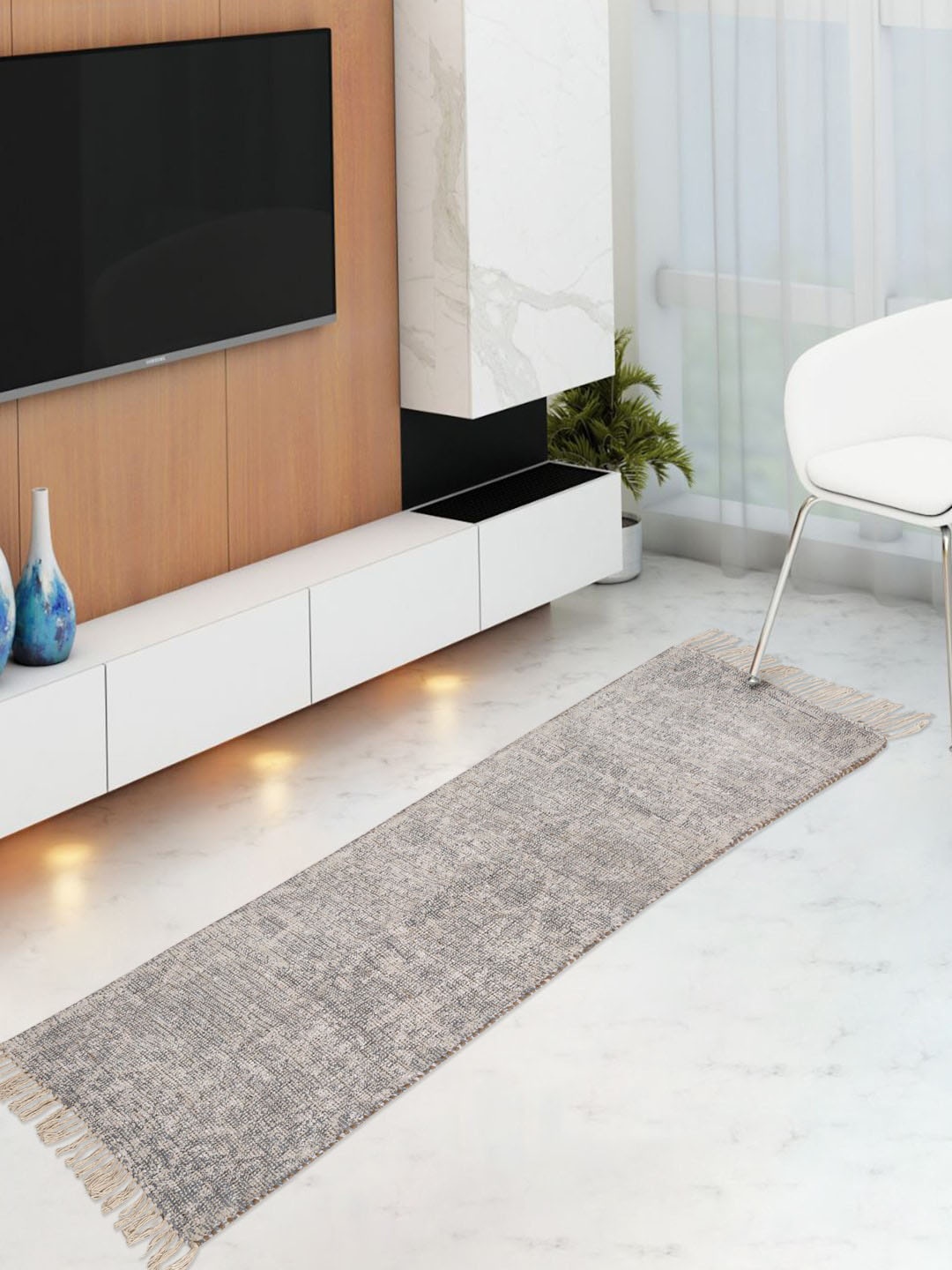 

KLOTTHE White & Grey Woven-Design Floor Mat