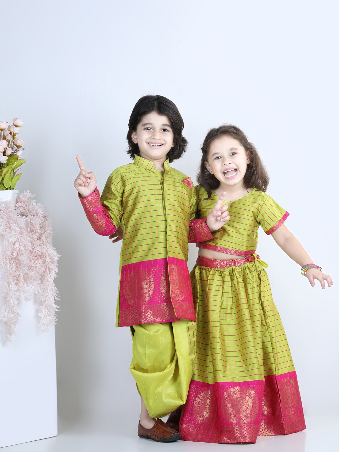 

BownBee Girls Green & Pink Printed South Indian Pavda Pattu Lehenga