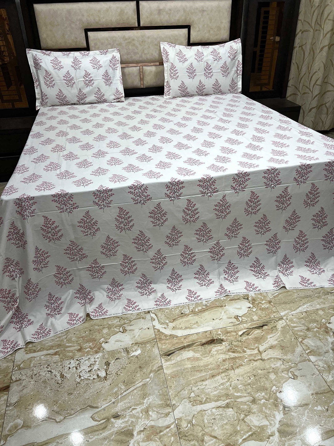 

Pure Decor Unisex Pink Bedsheets