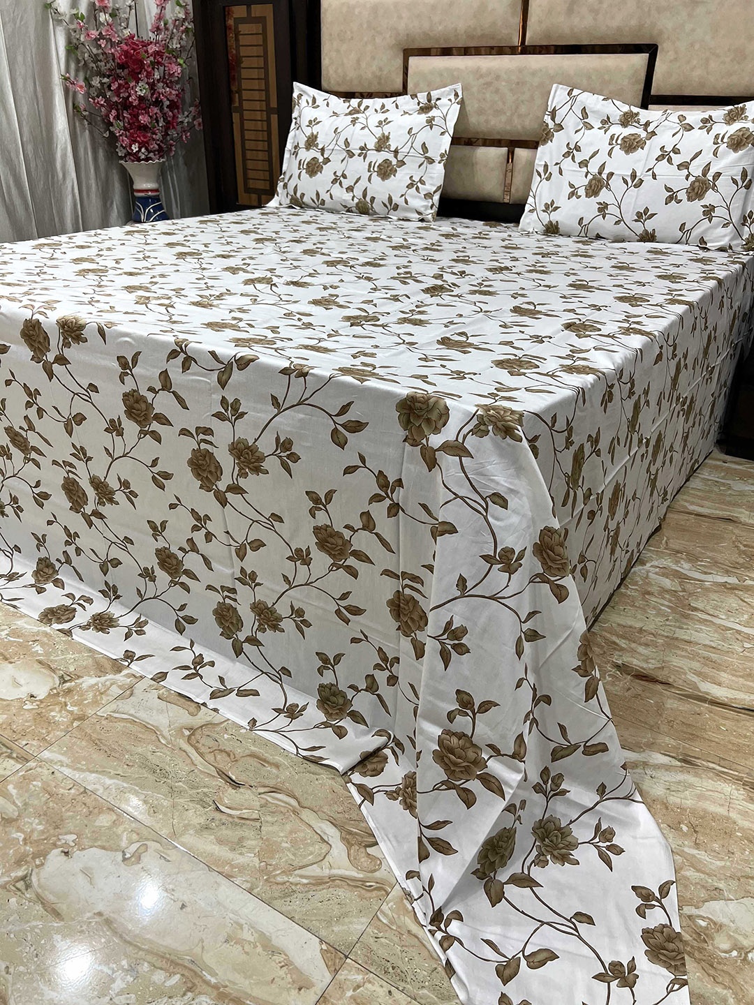 

Pure Decor Unisex Brown Bedsheets