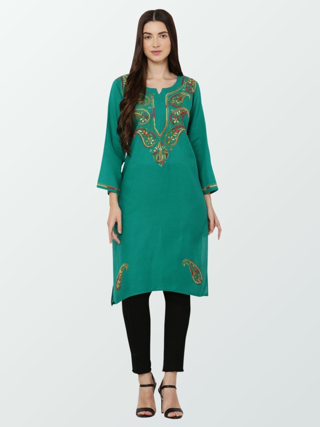 

FAWOMENT Women Green Paisley Embroidered Flared Sleeves Patchwork Pathani Kurta