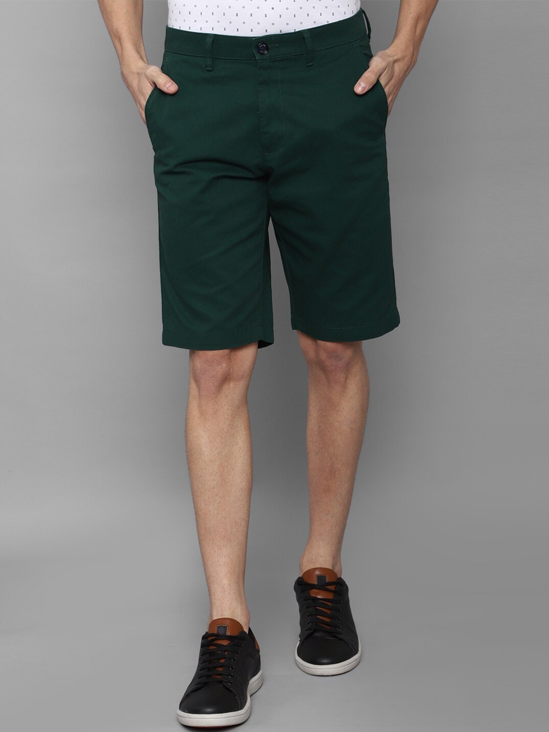 

Allen Solly Men Green Slim Fit Shorts