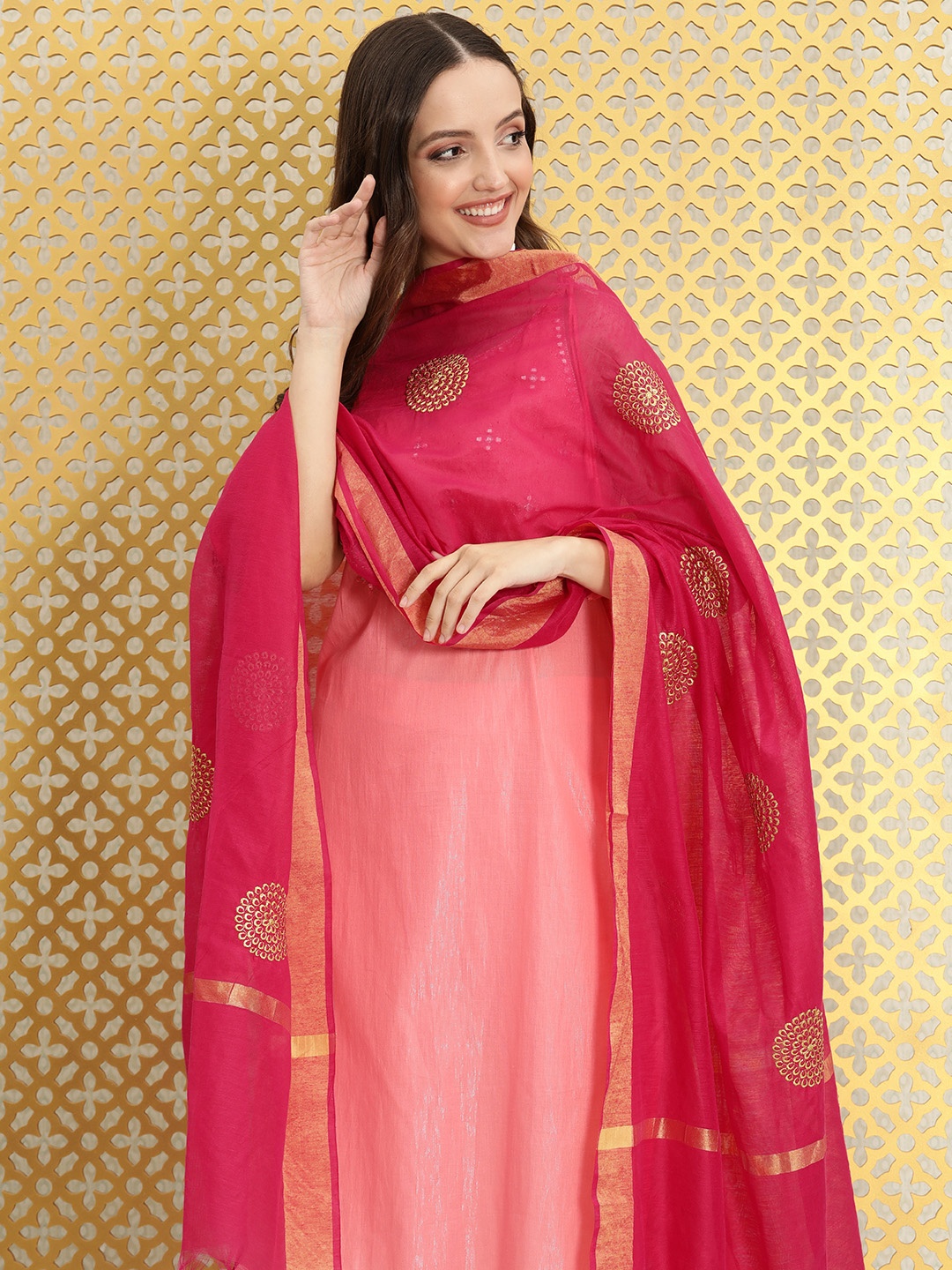 

Ode by House of Pataudi Fuchsia Embroidered Dupatta