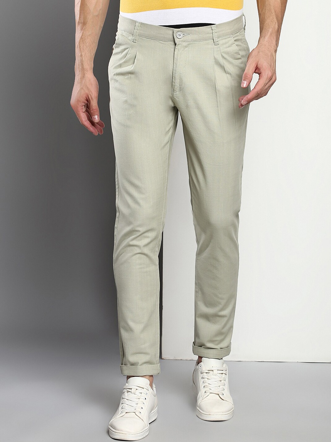 

Dennis Lingo Men Green Tapered Fit Pleated Chinos Trousers
