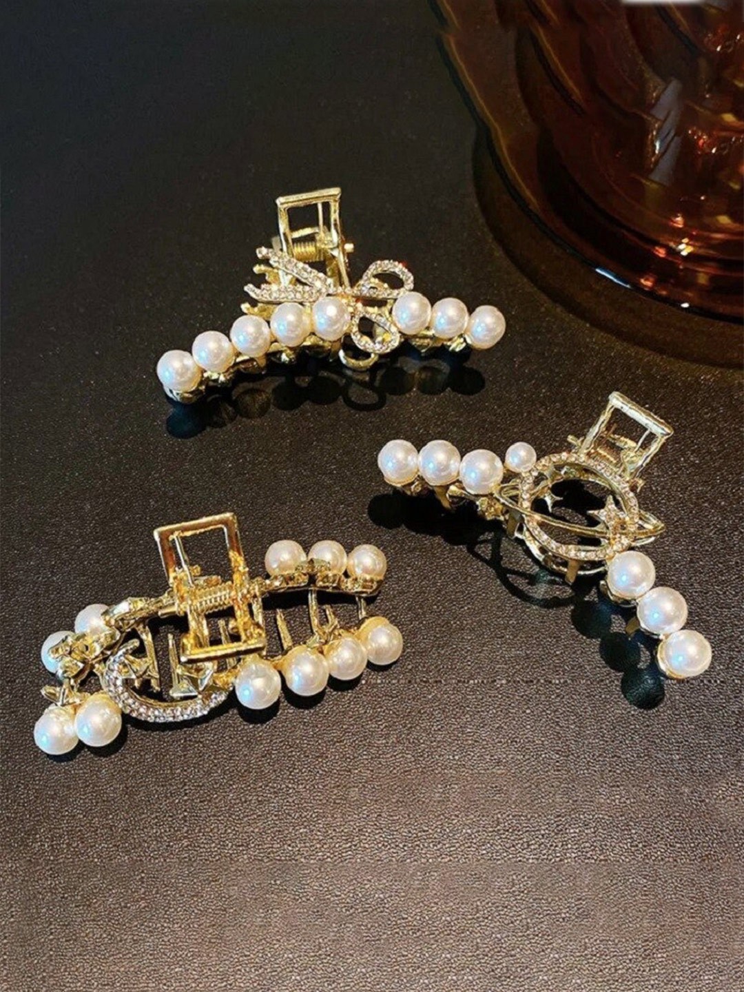 

VAGHBHATT Women Gold-Toned Set of 3 Claw Clip