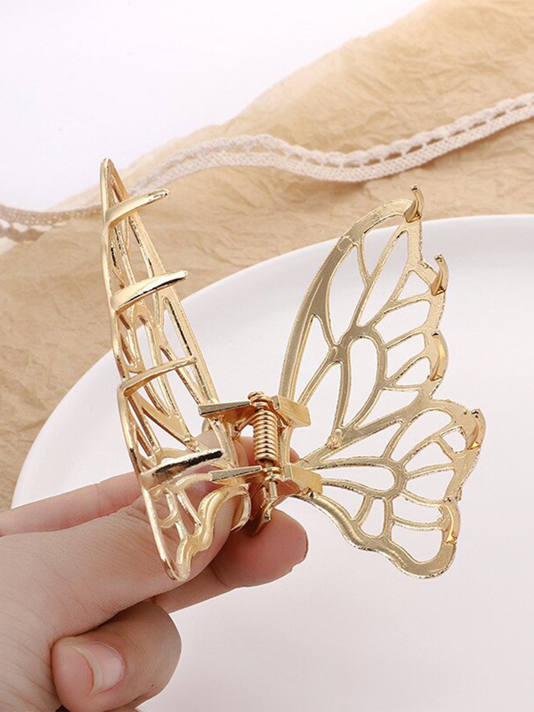 

VAGHBHATT Women Gold-Toned Set of 2 Claw Clip
