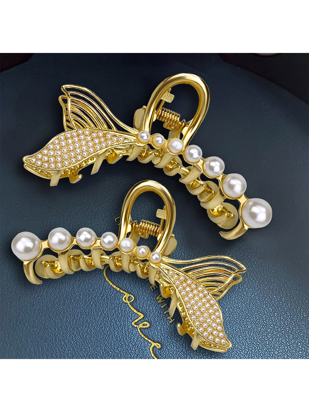 

VAGHBHATT Women Gold-Toned Big Gold Fish Tale Claw Clip