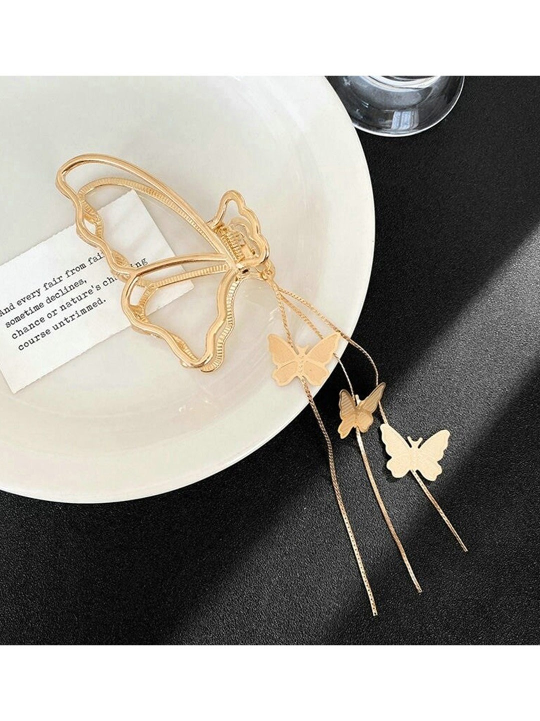 

VAGHBHATT Women Gold-Toned Claw Clip