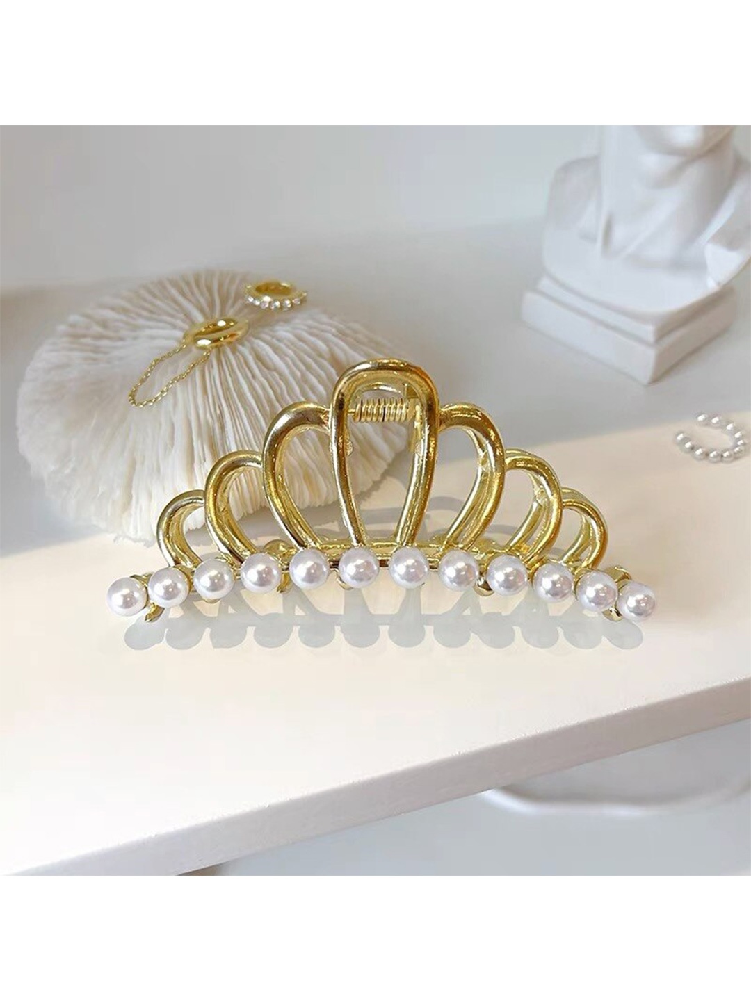 

VAGHBHATT Women Gold-Toned & White Claw Clip