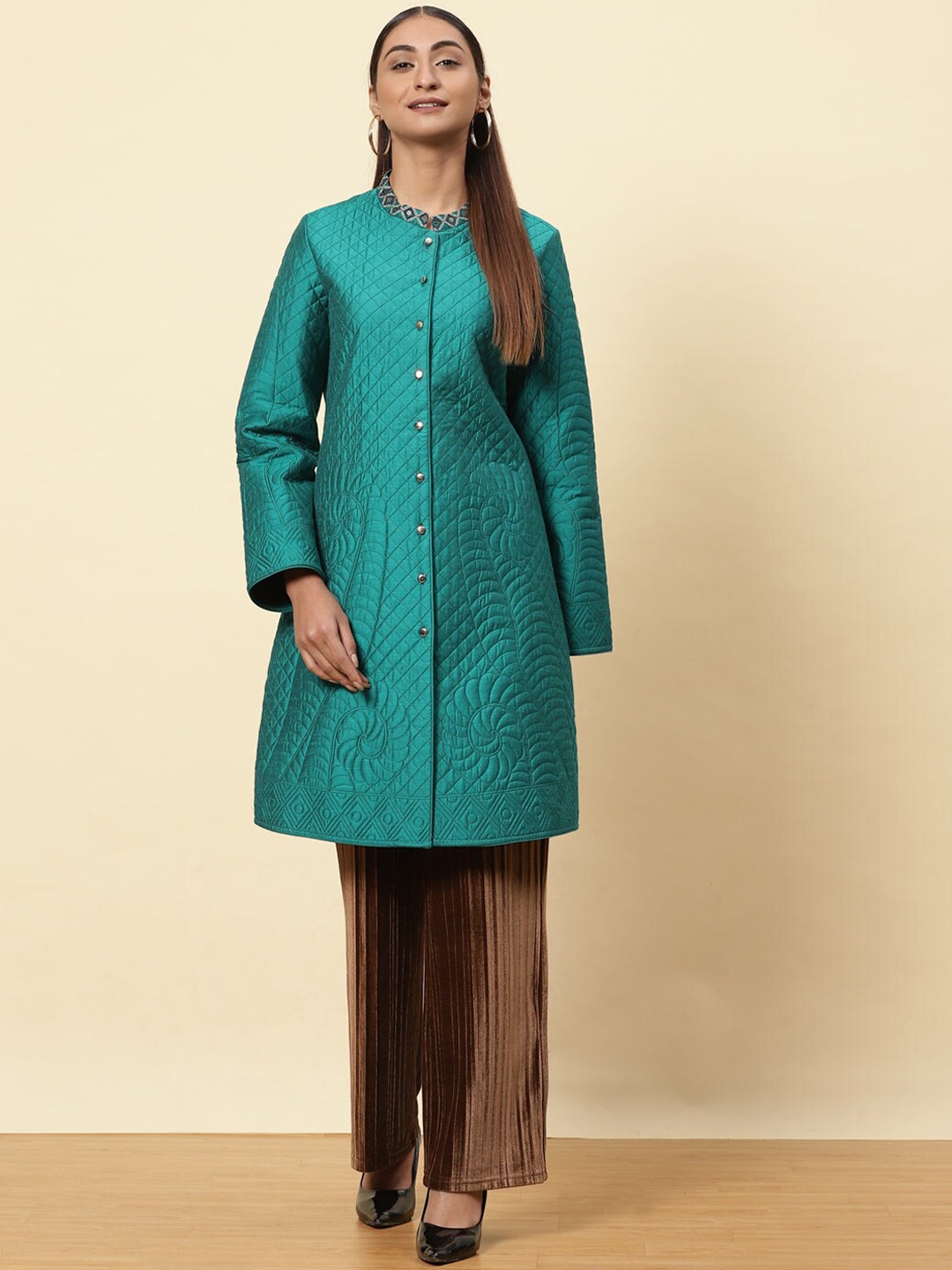 

Lakshita Women Green Solid Princess Coats