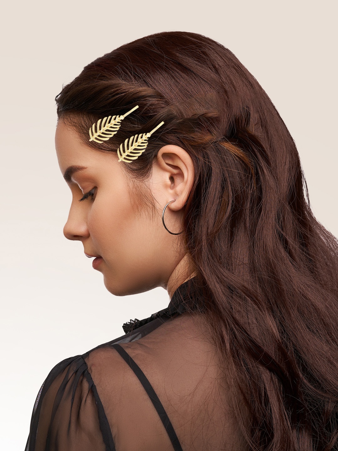 

GUBB Women Gold-Toned Set of 2 Leaf Pattern Hair Clip Pins