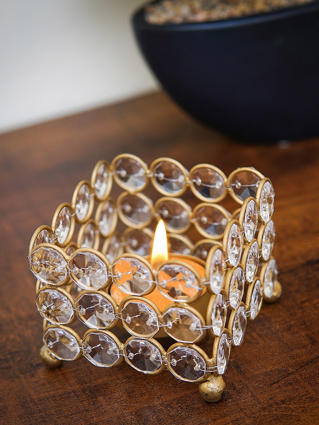 

StatueStudio Gold-Coloured Solid Candle Tealight Holders