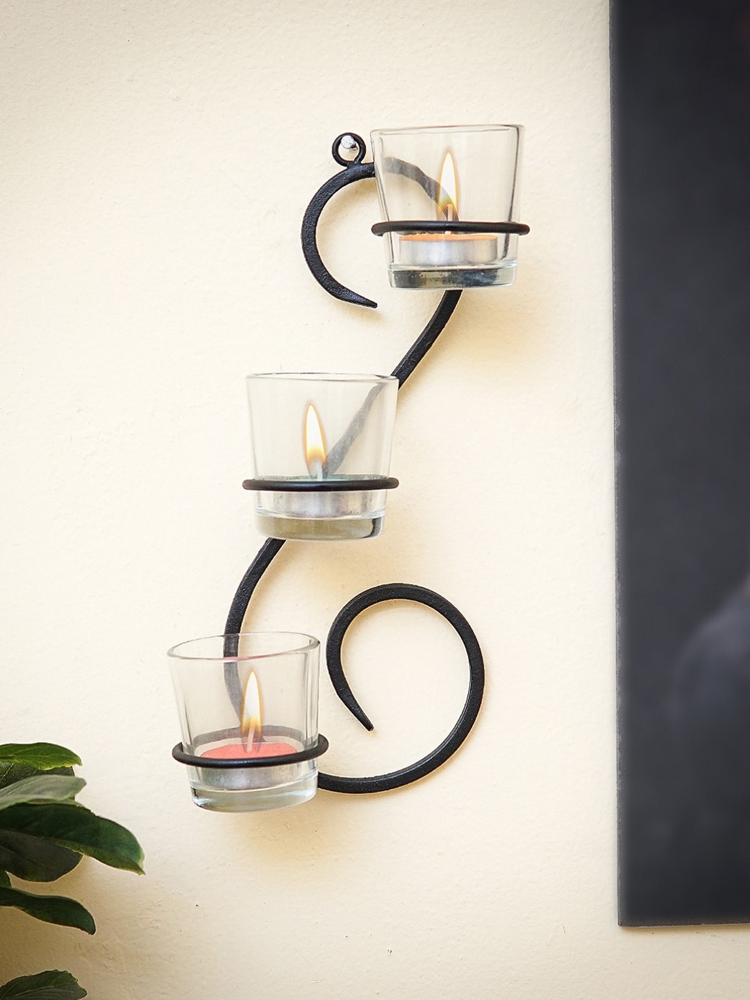 

StatueStudio Black Solid Tealight Candle Holder