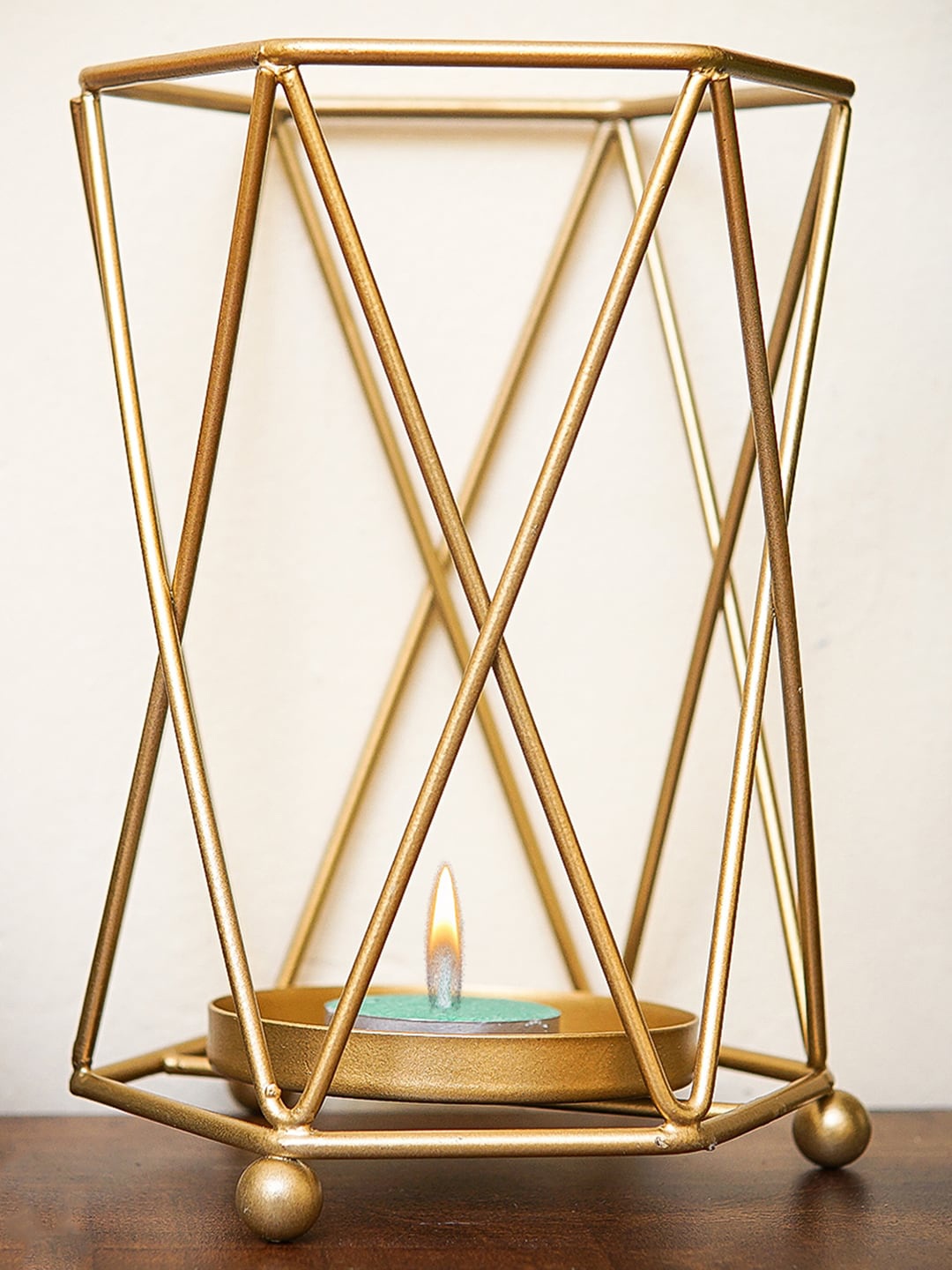 

StatueStudio Gold-Toned Patterned Candle Tealight Holder