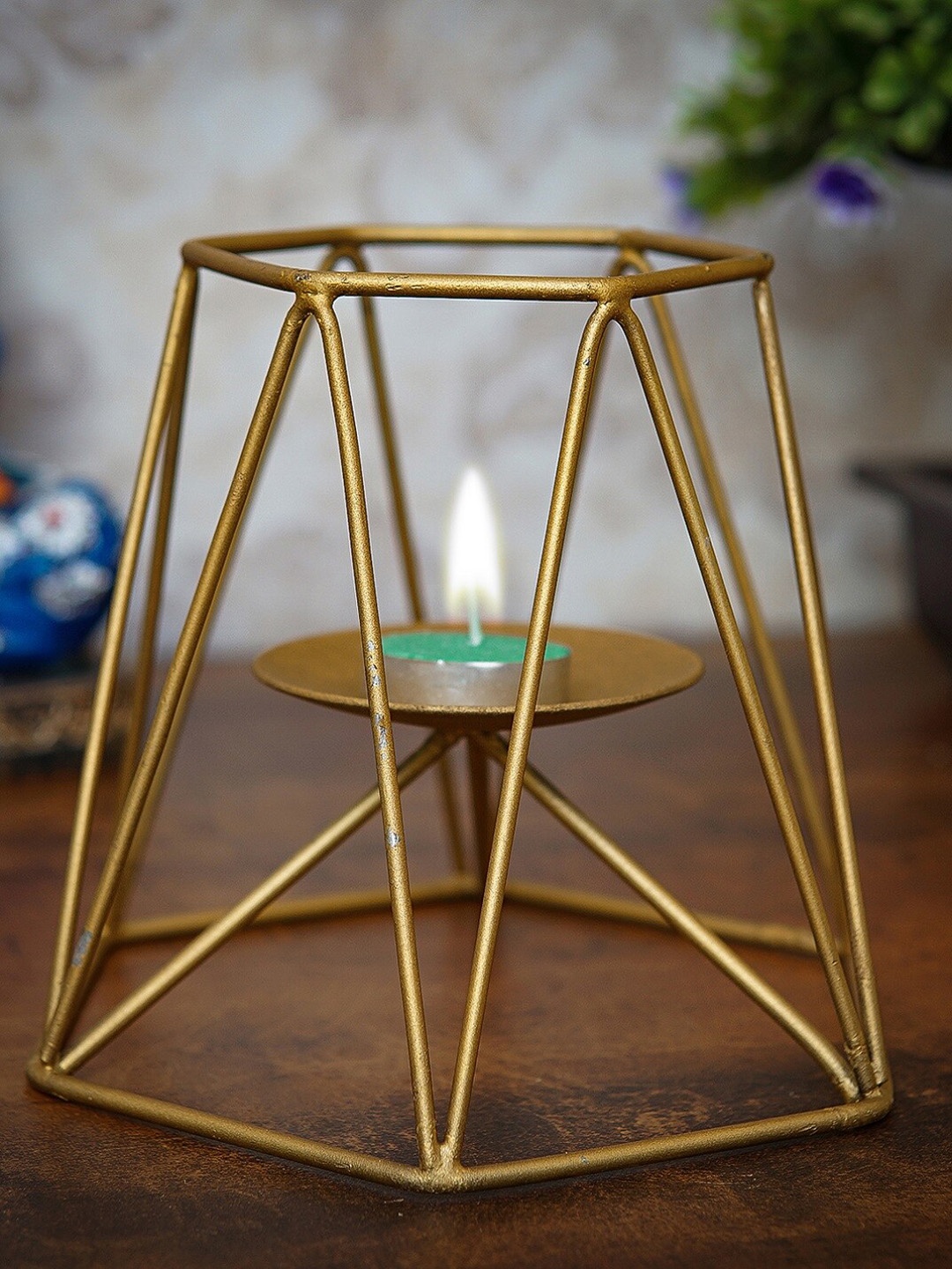 

StatueStudio Gold-Toned Solid Tea-Light Candle Holder