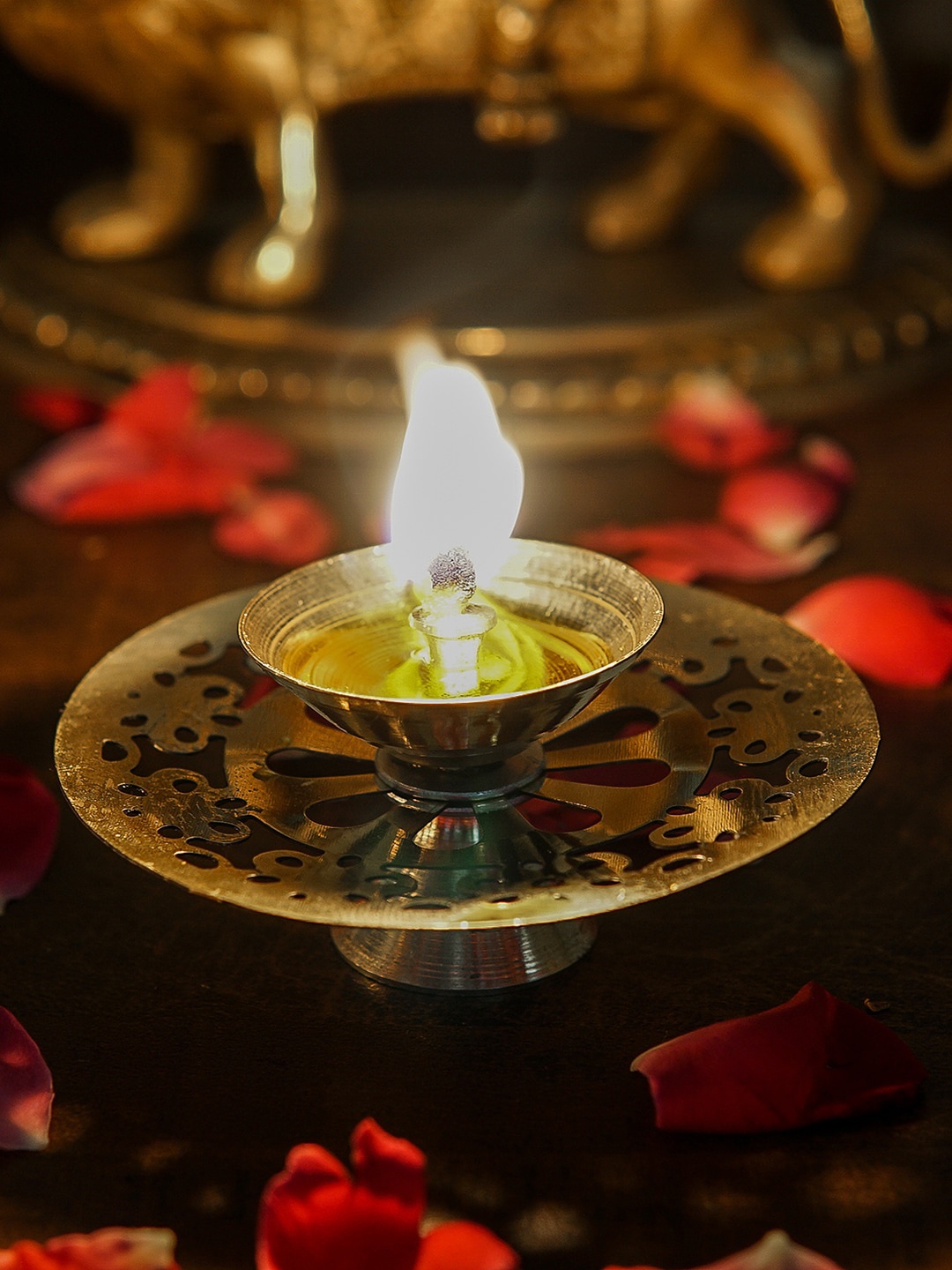 

StatueStudio Gold Toned Candle Holder