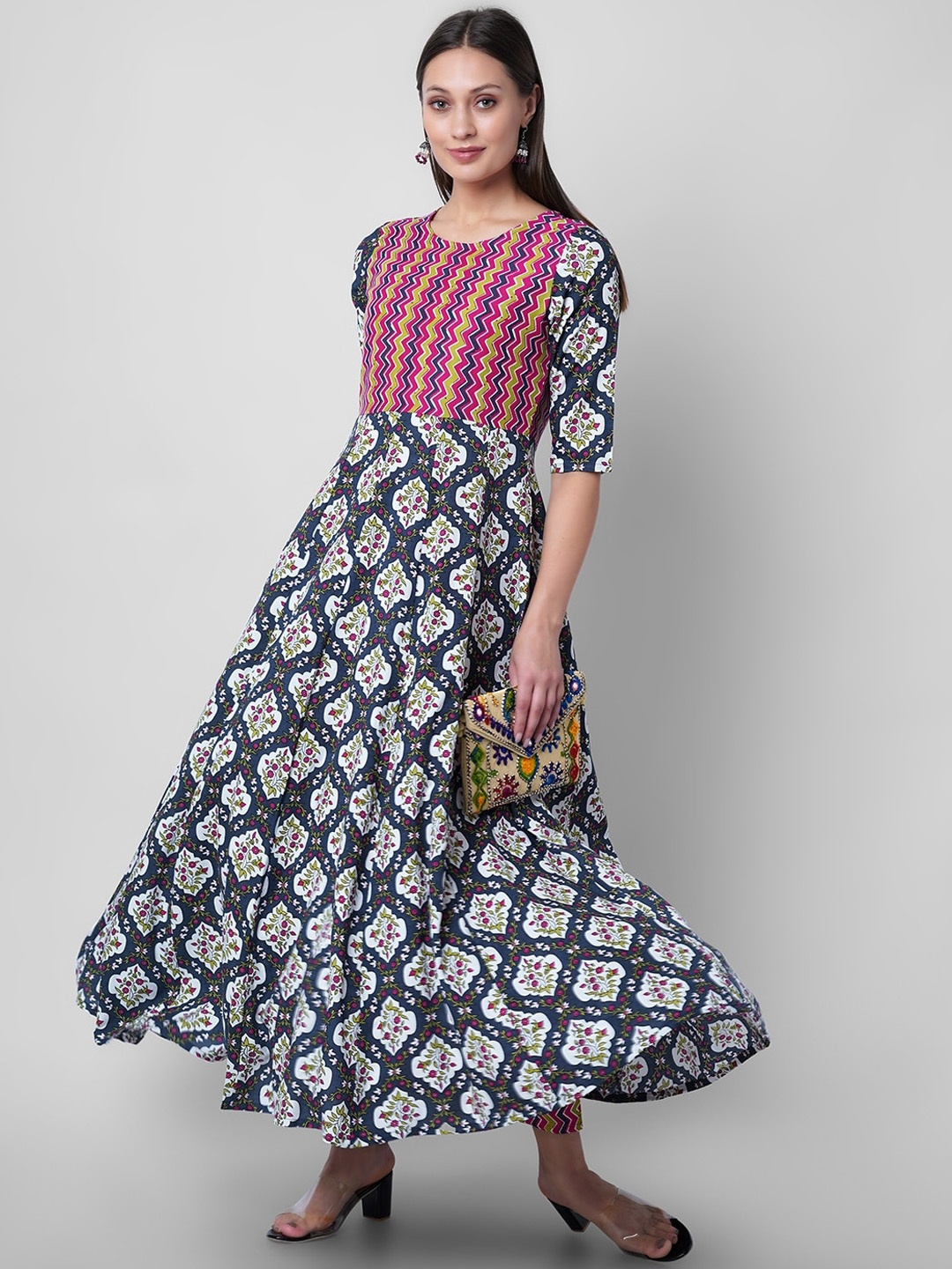 

Sanganeri Kurti Women Grey Printed Kurta with Trousers