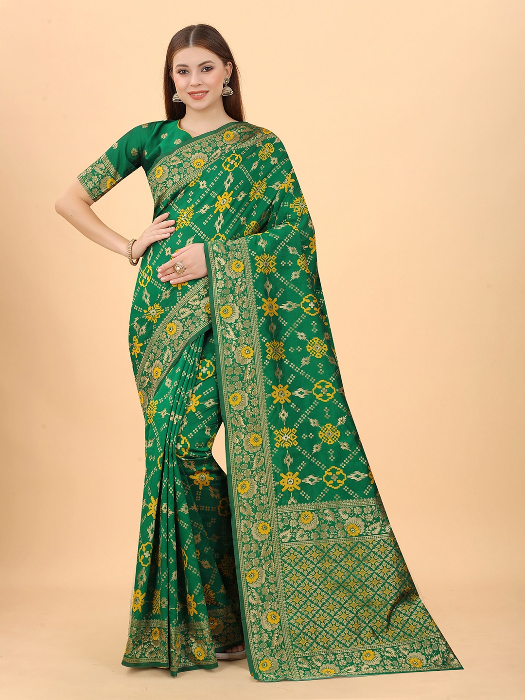 

INDI AVTAAR Green & Yellow Woven Design Zari Silk Cotton Banarasi Saree