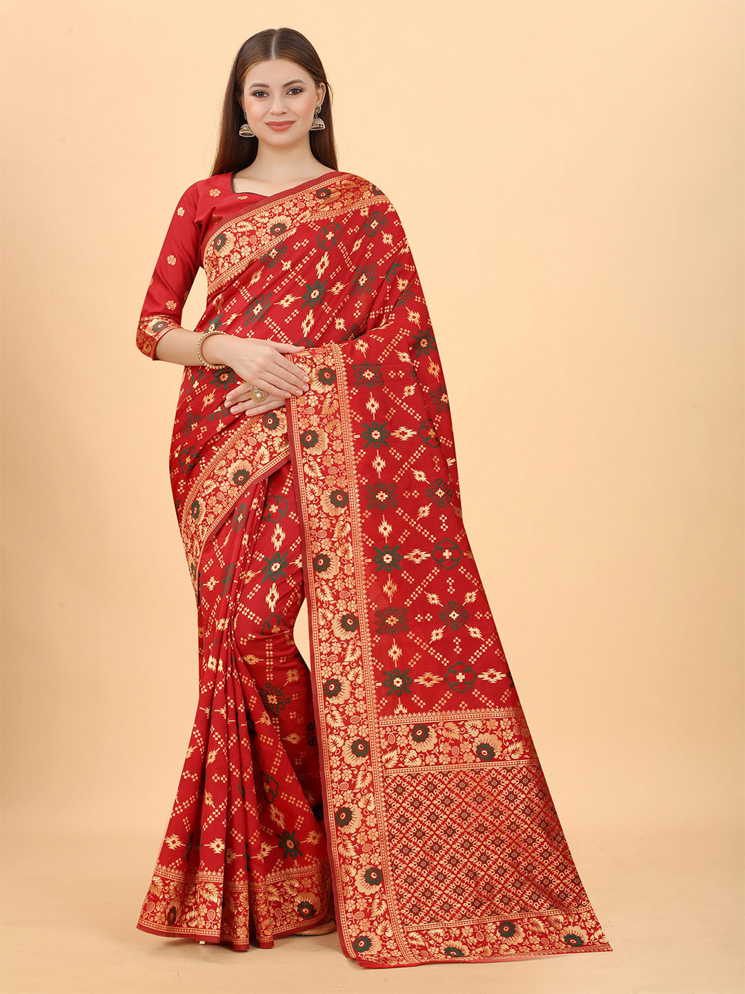 

INDI AVTAAR Red & Green Woven Design Zari Silk Cotton Heavy Work Banarasi Saree