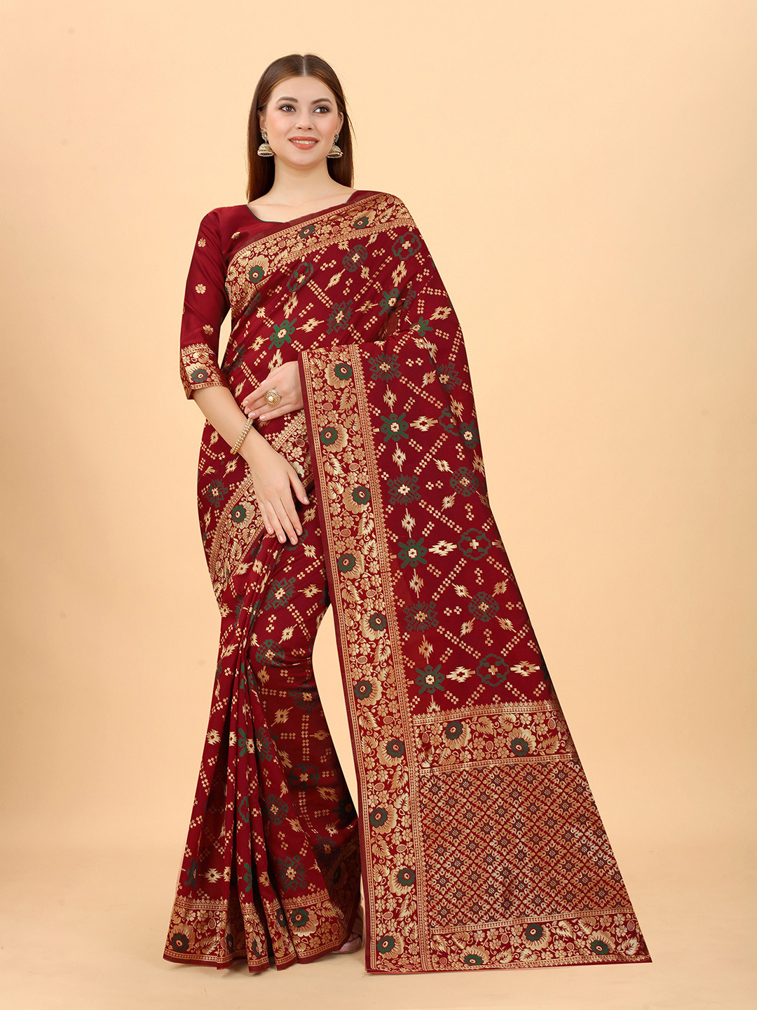 

INDI AVTAAR Maroon & Green Woven Design Zari Silk Cotton Banarasi Saree