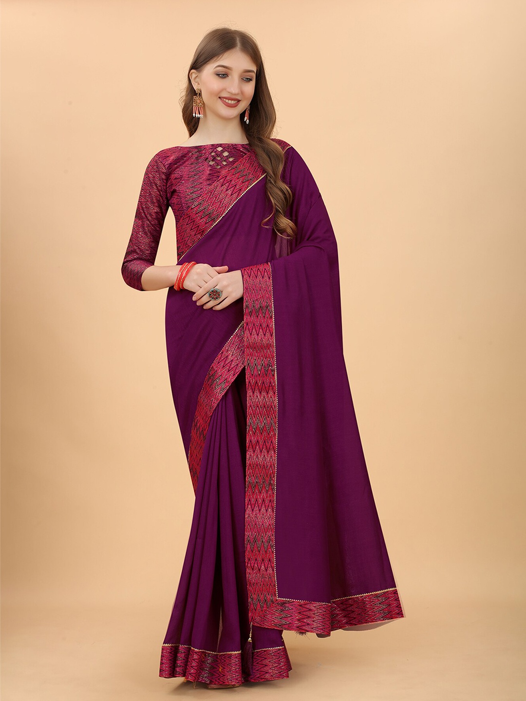 

Anjaneya Sarees Purple & Gold-Toned Silk Blend Saree
