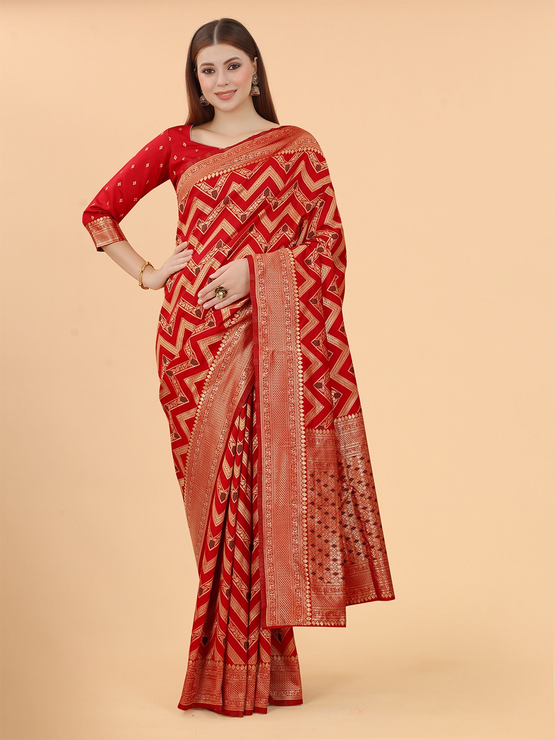 

INDI AVTAAR Red & Gold-Toned Woven Design Silk Cotton Banarasi Saree