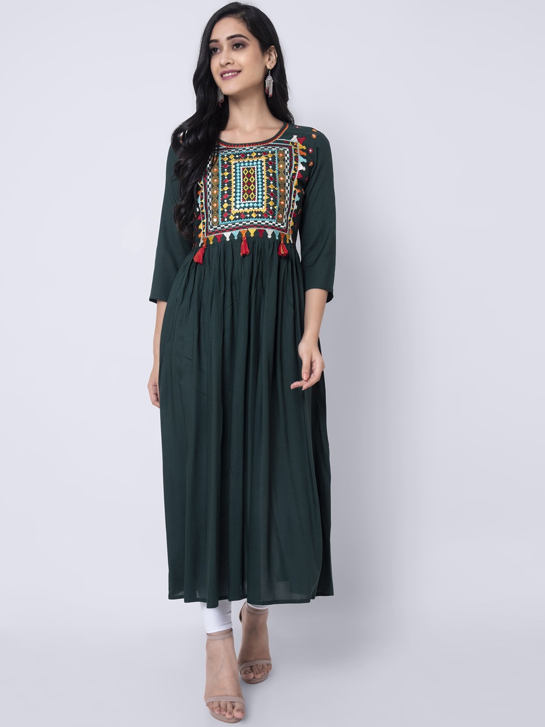 

KIMAYRA Women Green & gunmetal Geometric Embroidered Flared Sleeves Mirror Work Anarkali Kurta