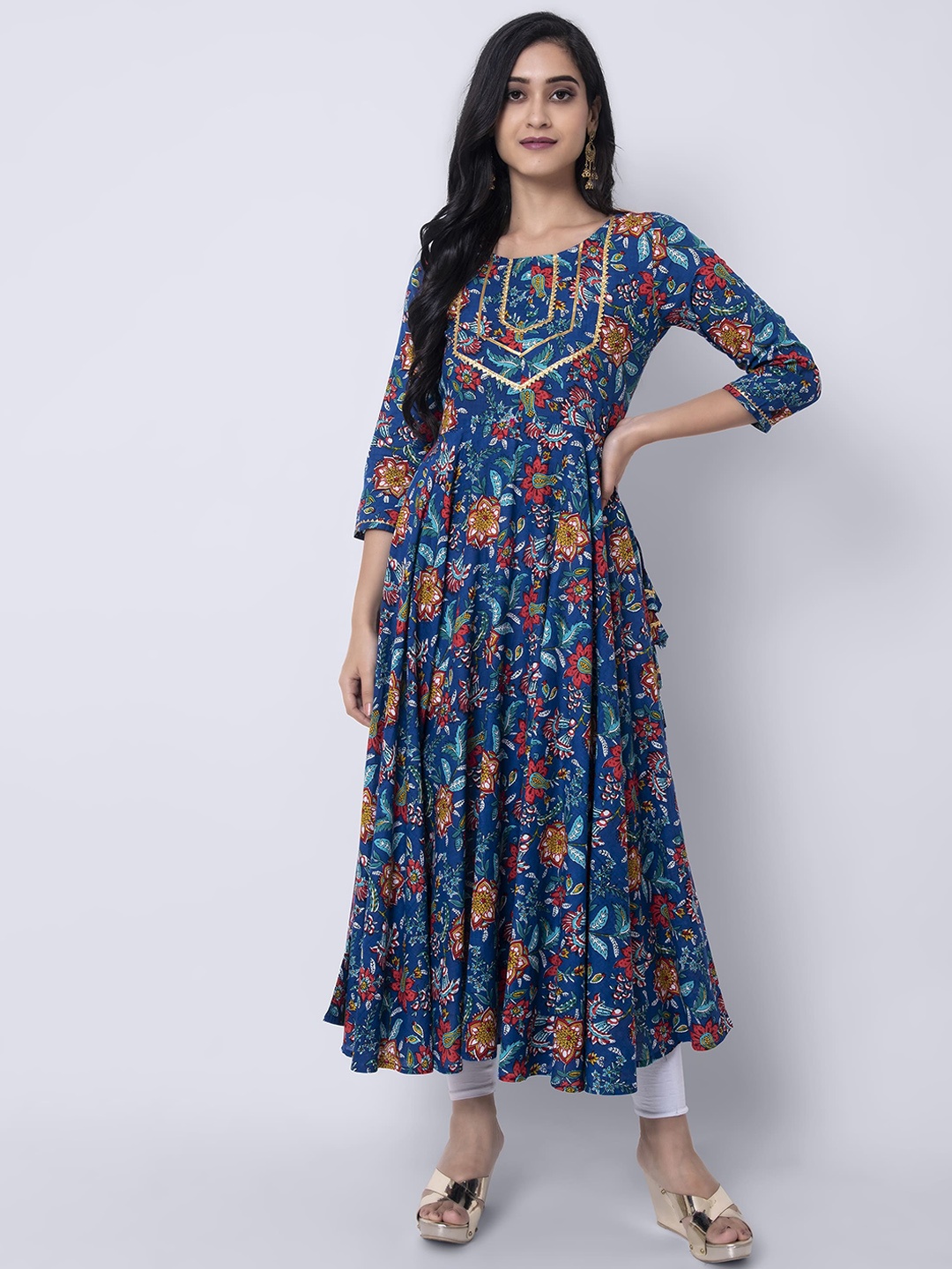 

KIMAYRA Women Blue & gull gray Floral Printed Thread Work Anarkali Kurta