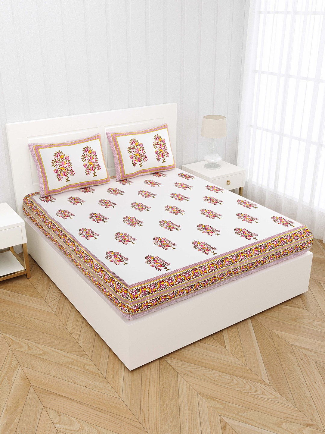 

JAIPUR FABRIC White & Red Floral 300 TC King Bedsheet with 2 Pillow Covers